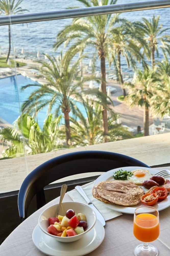 Presidential Suite With Sea View & Spa Access - 4 Adults photo 2