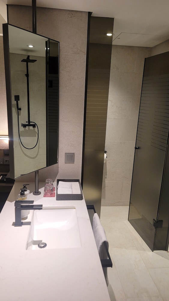 [Business stay PKG] Deluxe Twin (Breakfast for 1,LAFCO Amenity for 1, Fitness & Sauna for 1) - Photo 2