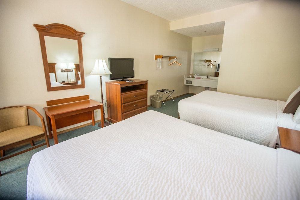 Deluxe Room, 2 Queen Beds, Non Smoking photo 2