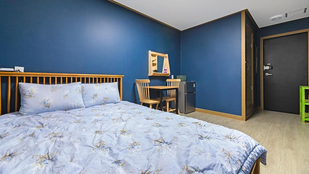 Basic Room, 1 Bedroom (302 (No Pet)) photo 3