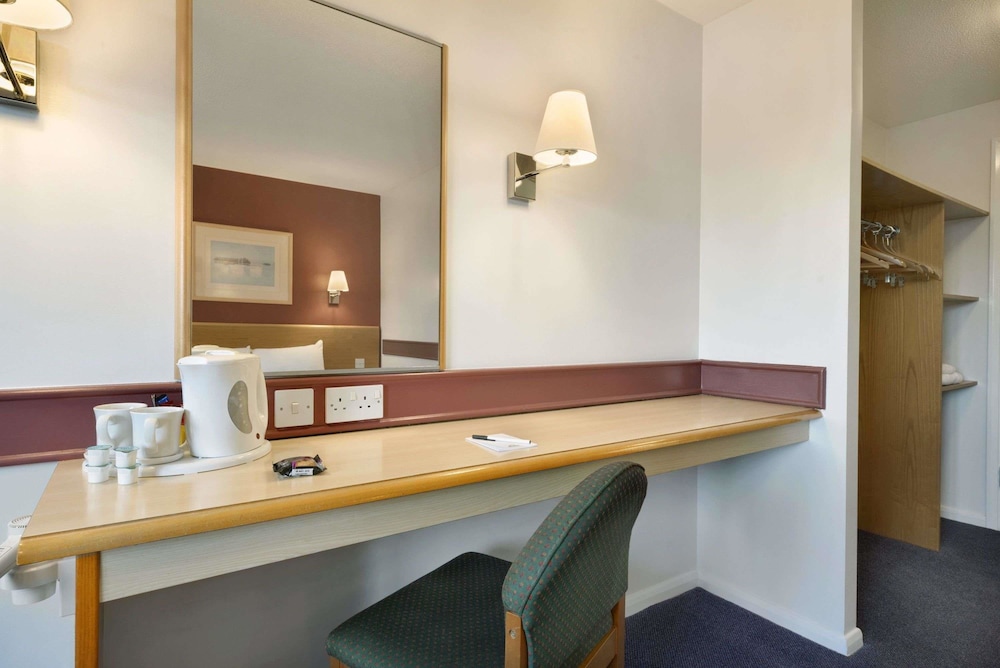 Room, 2 Twin Beds, Accessible, Non Smoking (Mobility) - Photo 3
