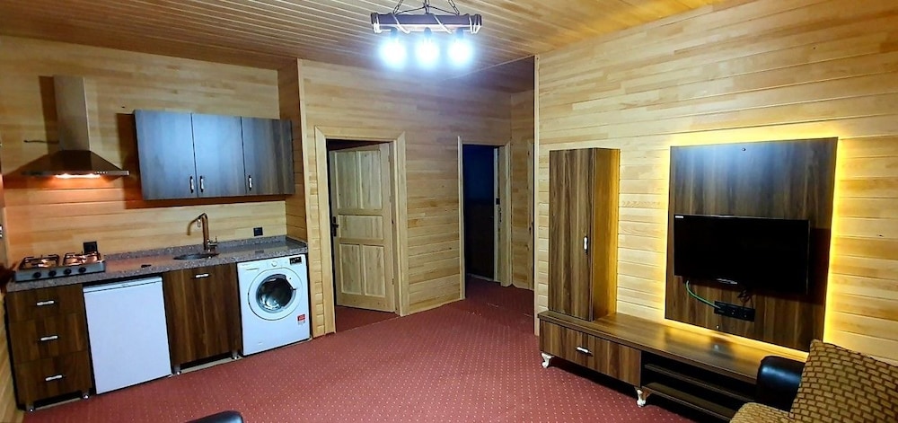 Deluxe Chalet, 3 Bedrooms, Kitchen, Garden View photo 1