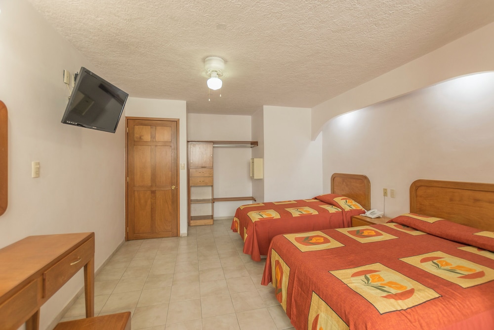 Basic Triple Room