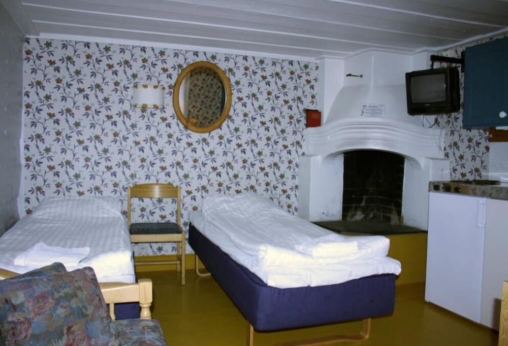 Two Beds Cabin - 2 Twin Beds photo 1