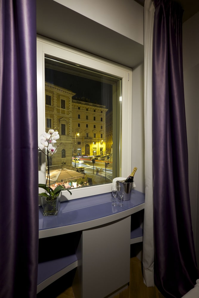 Economy Double Room, 1 Queen Bed, Private Bathroom, City View photo 3
