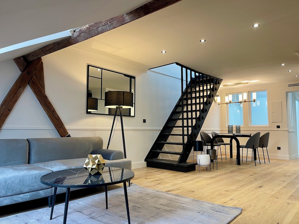 Superior Duplex, 2 Bedrooms, 2 Bathrooms