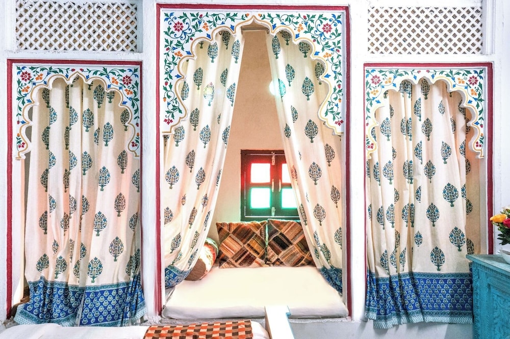 Premium Jharokha Room - Photo 7