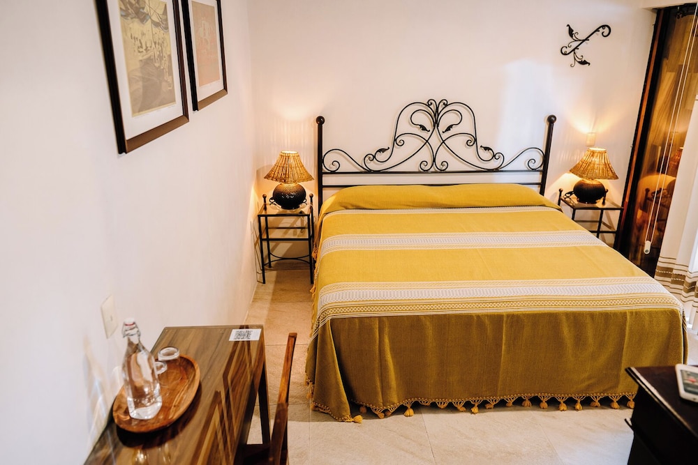 Design Double Room, 1 King Bed