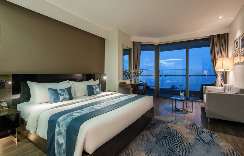 Adjoining Room Oceanview Balcony photo 3