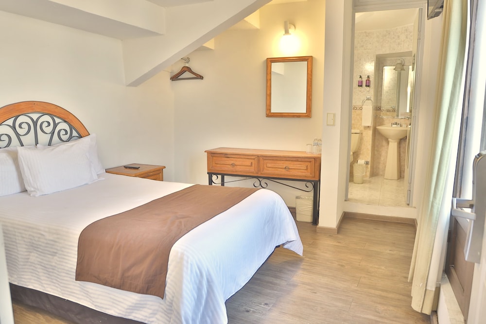 Deluxe Room, 1 Double Bed, Balcony, City View