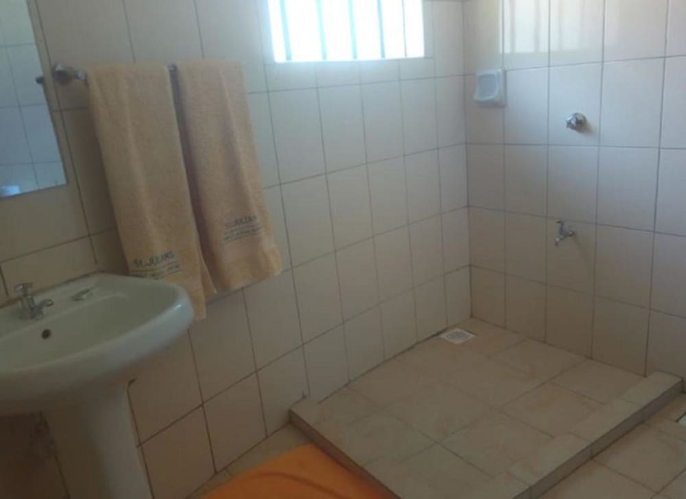 Triple Room, Multiple Beds, Non Smoking photo 3