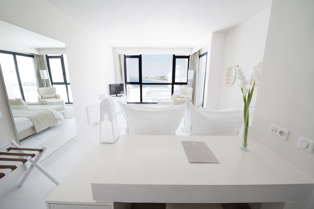 Deluxe Double Room, Partial Sea View (Yasmine) photo 3