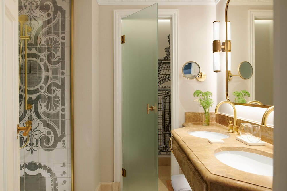 Suite, 1 Bedroom thumbnail 5