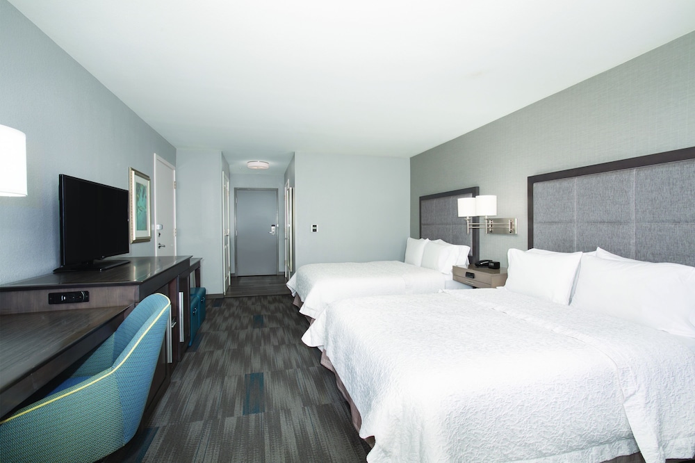 Room, 2 Queen Beds, Accessible, Bathtub (Mobility/Hearing) photo 2