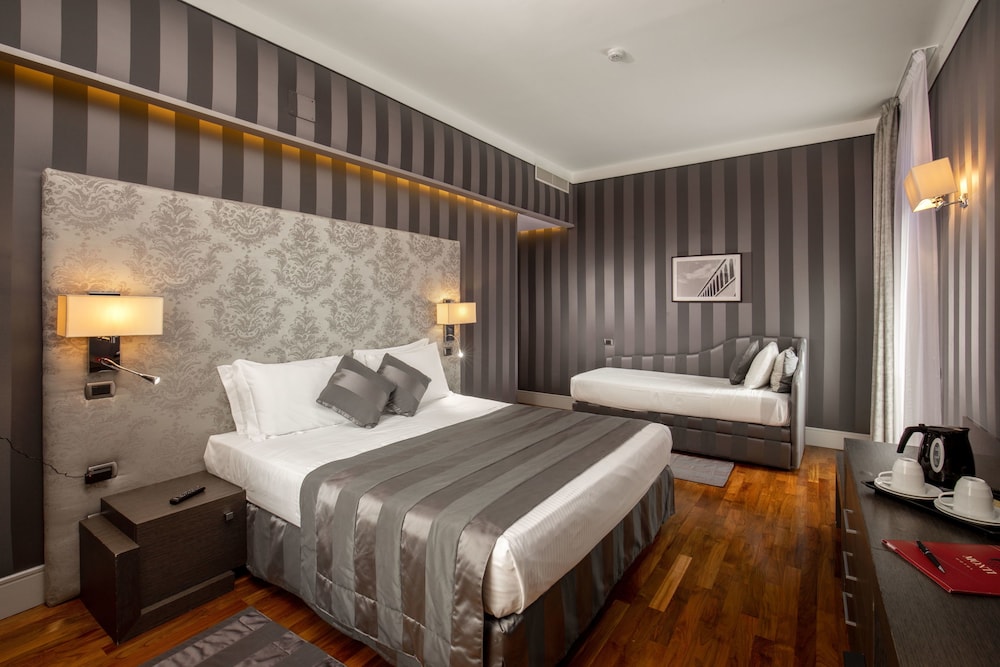 Studio Suite, Terrace thumbnail 6
