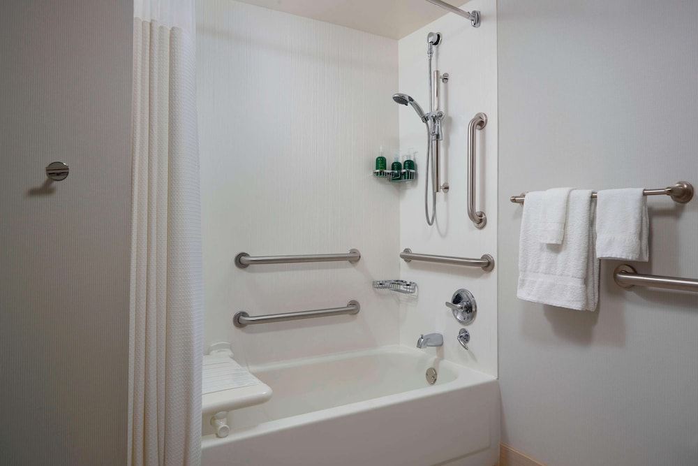 Room, 1 King Bed with Sofa bed, Accessible (Mobility Tub) - Photo 4