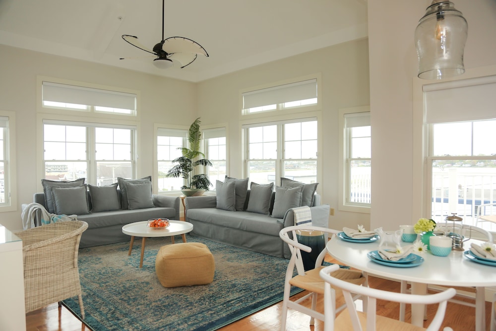 Deluxe Master Suite photo 2