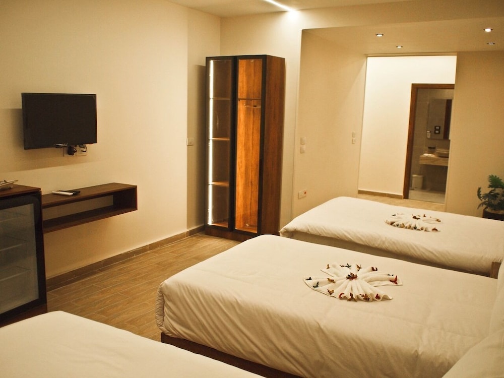 Superior Triple Room, Pyramids View