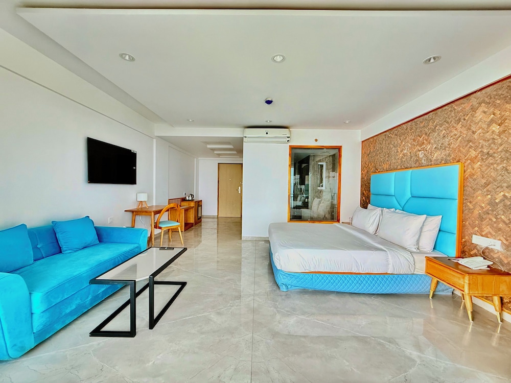 Basic Double Room, 1 King Bed with Sofa bed, Non Smoking, Sea View