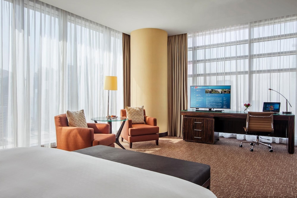 Room, 1 King Bed, Club Lounge Access (Spacious)