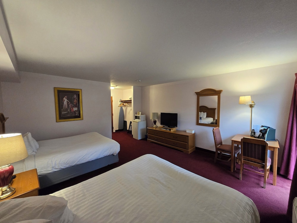 Room, 2 Queen Beds, Non Smoking (North Section) photo 2