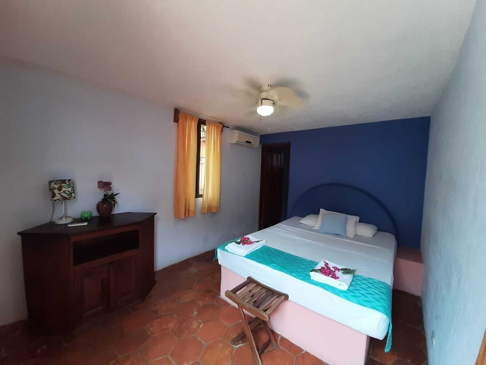 Basic Double Room, 1 Queen Bed, Pool Access, Courtyard Area photo 2