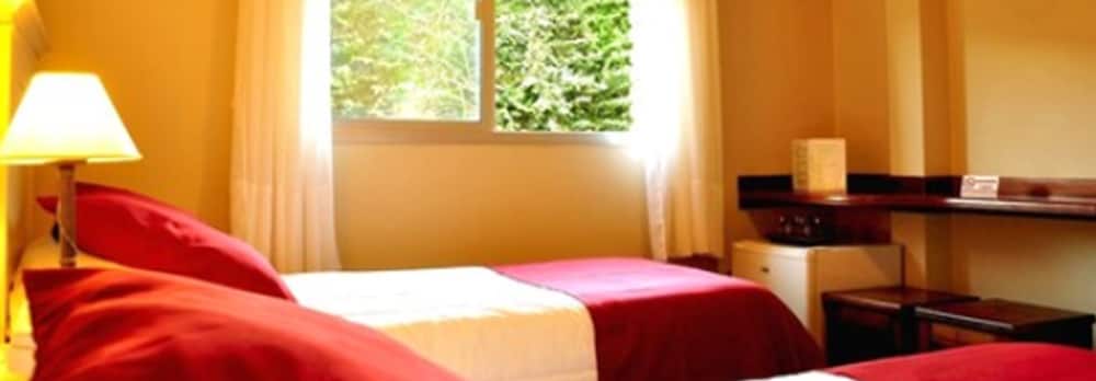 Standard Room, 2 Twin Beds photo 3