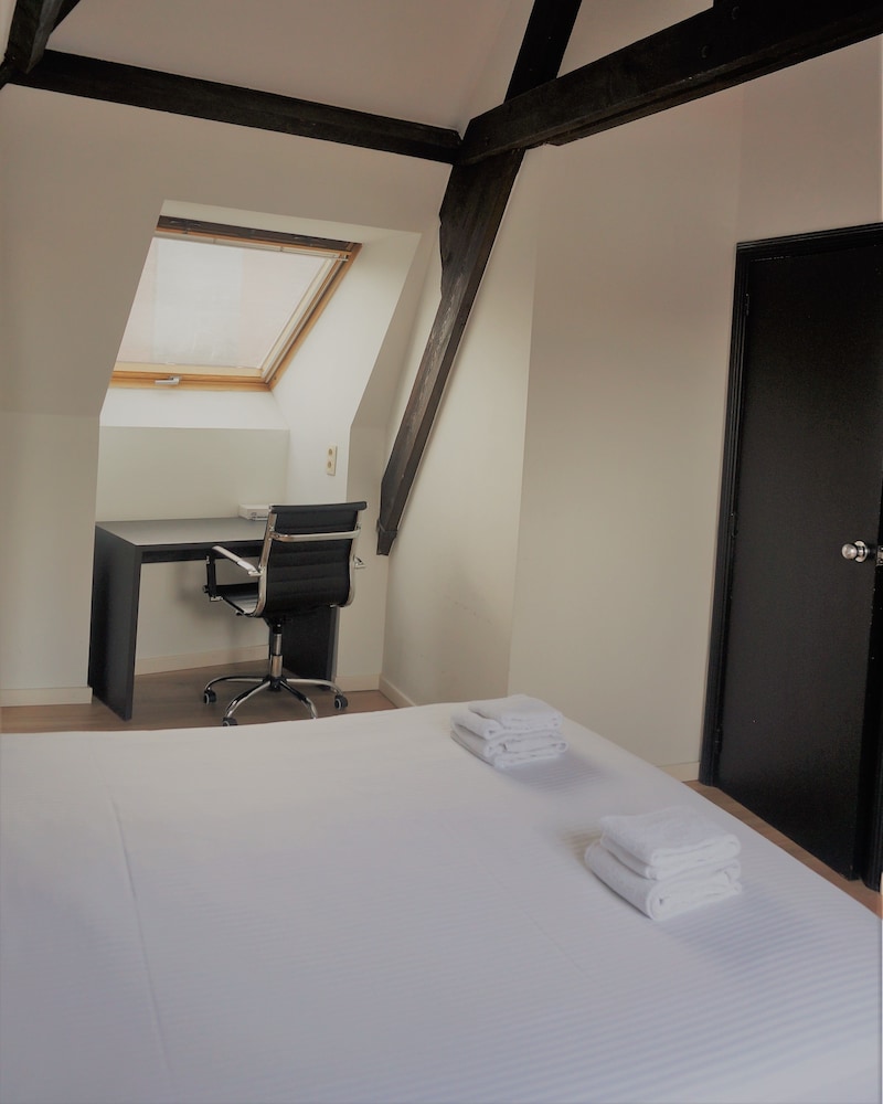 Economy Double Room - Photo 6