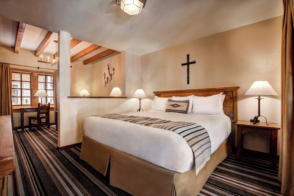Room, 1 King Bed, Accessible (ADA Jr. King Suite) photo 1