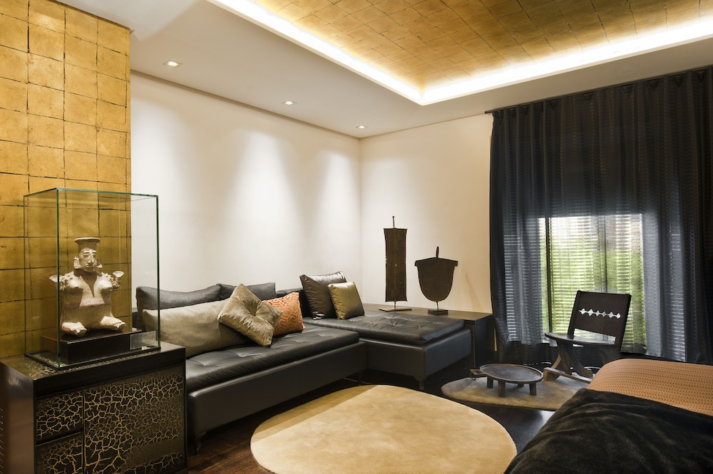 Executive Double Room Single Use thumbnail 5