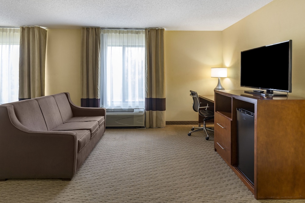 Suite, 1 Queen Bed, Non Smoking - Photo 4