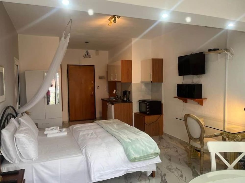Honeymoon Suite, 1 Queen Bed, Ocean View, Beachfront