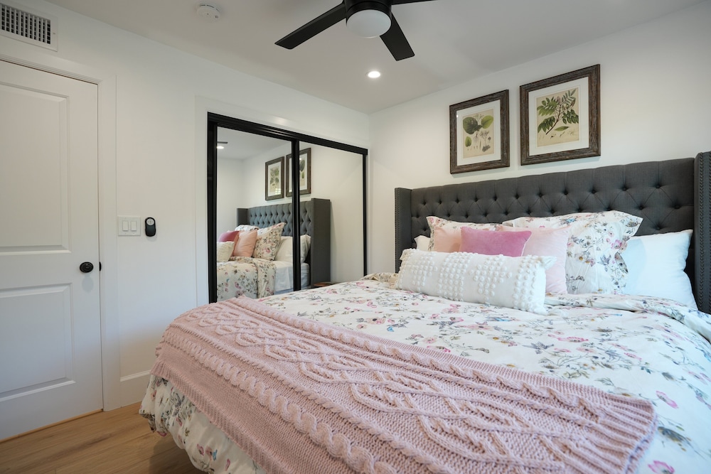 House, Multiple Beds, Pool Access, Pool View (Destination #50)