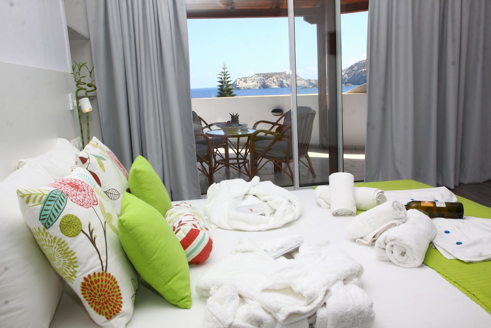 Superior Double Room, Sea View - Photo 3