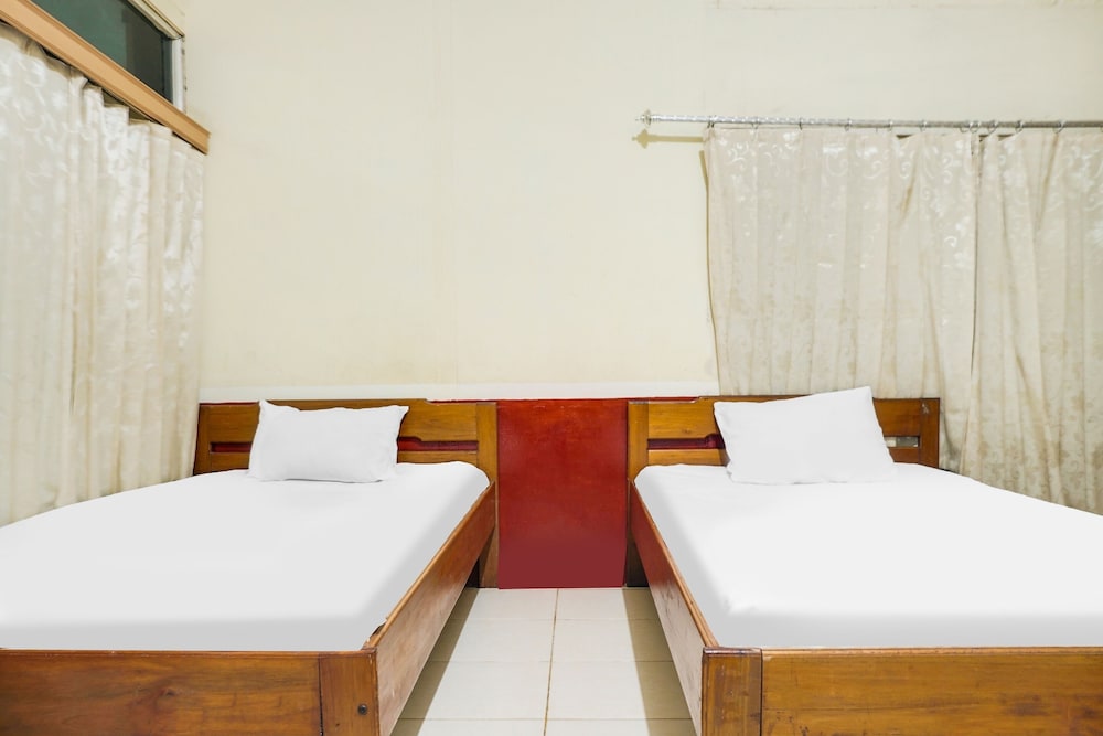 Basic Twin Room photo 1