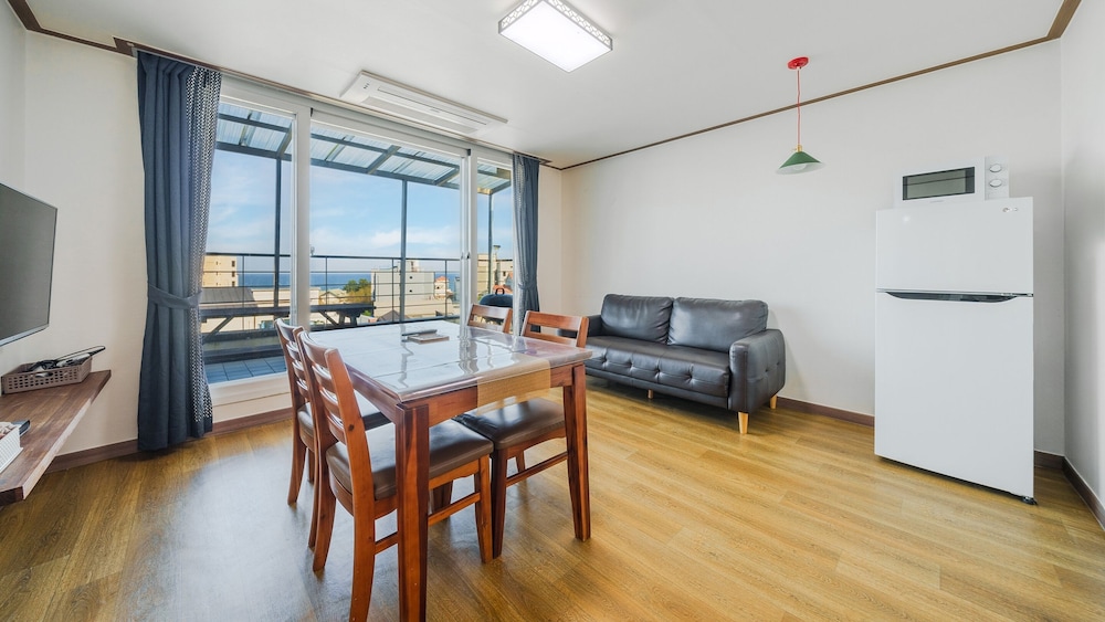 Basic Room, 2 Bedrooms (bongwan 301ho)