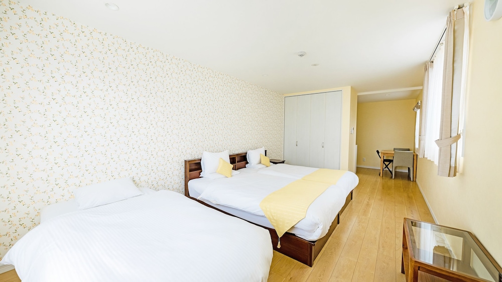 Twin Room (with Extra Bed) - Photo 6