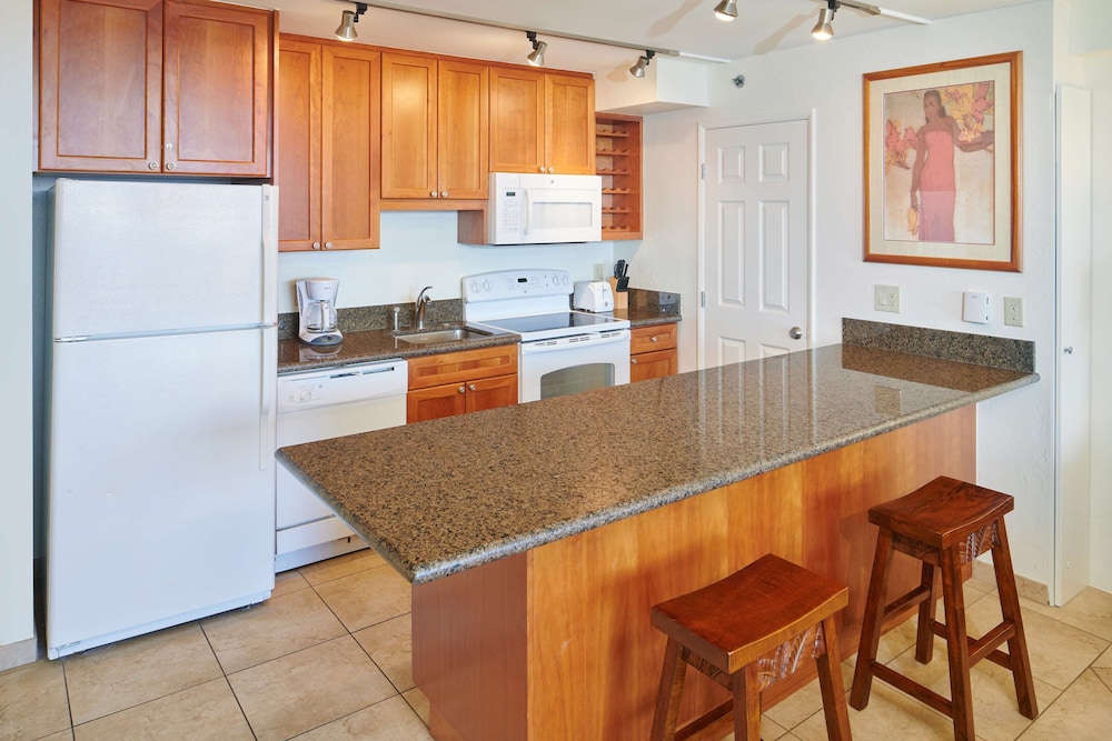 Studio, Kitchen, Resort View thumbnail 6