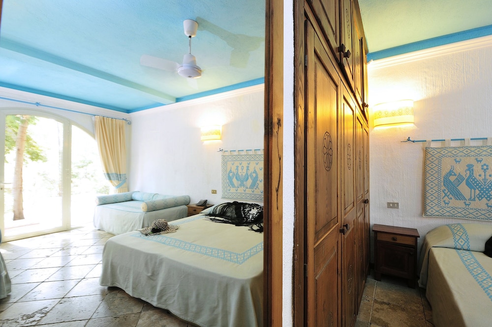 Family Room, 2 Bedrooms, Connecting Rooms - Photo 1