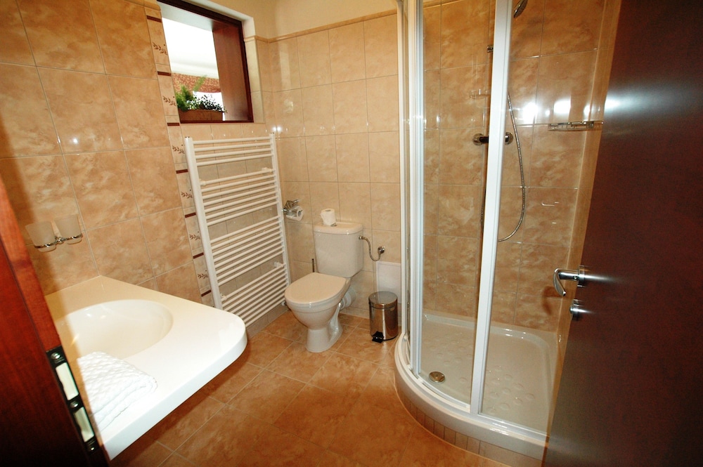 Double Room - Photo 4