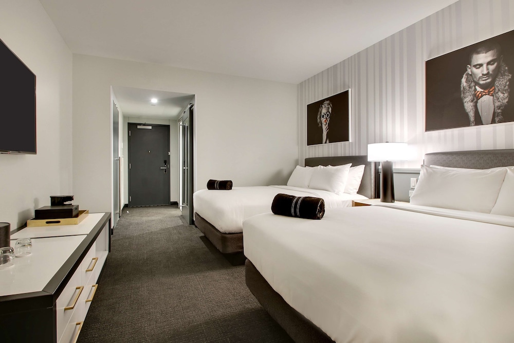 Room, 2 Queen Beds - Photo 3