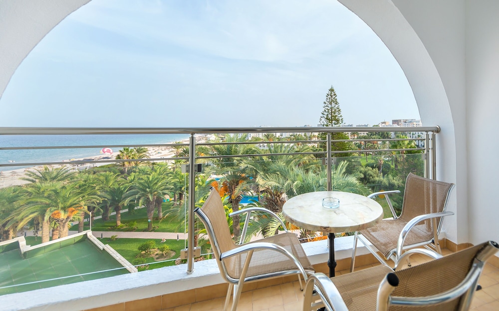 Triple Room, Garden View photo 2