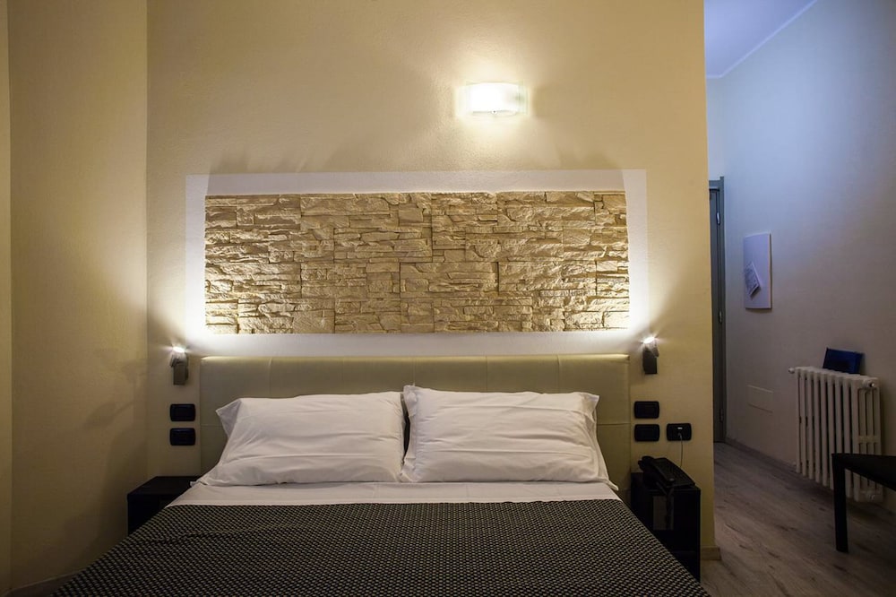 Deluxe Double Room, Hill View - Photo 8