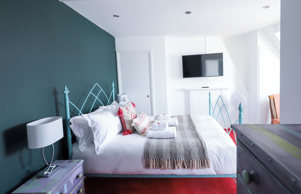 Superior Double Room, Ensuite (Large Double) photo 2