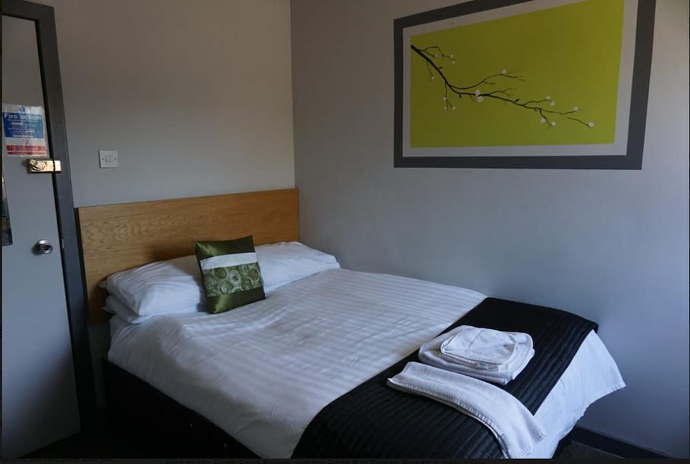 Double Room, Ensuite (Small) - Photo 5