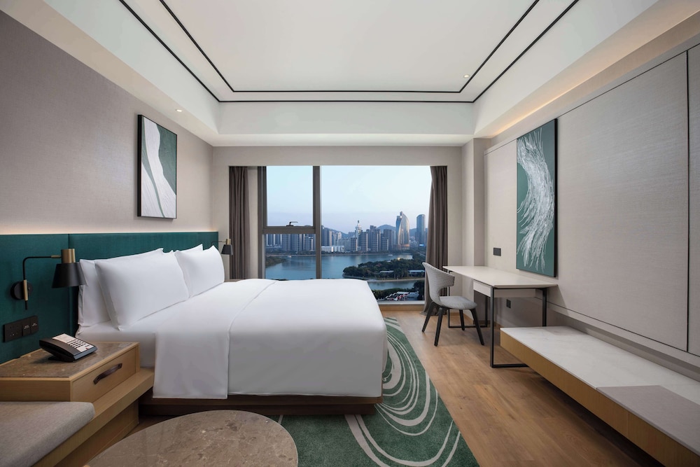 Room, 1 King Bed, Accessible - Photo 3