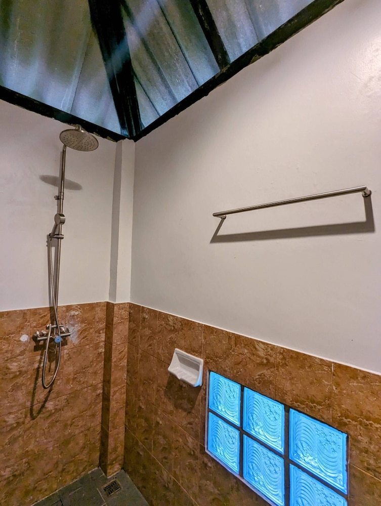 Superior Bungalow - Photo 9