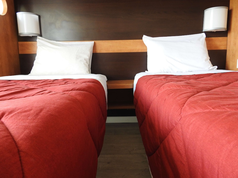 Standard Room, 2 Twin Beds photo 3