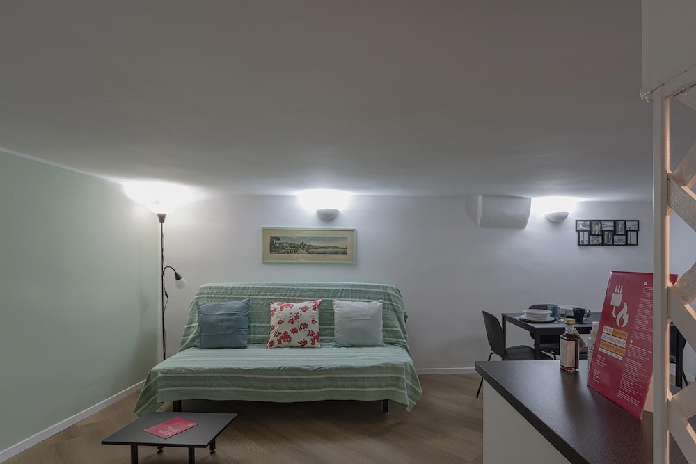 Apartment photo 2
