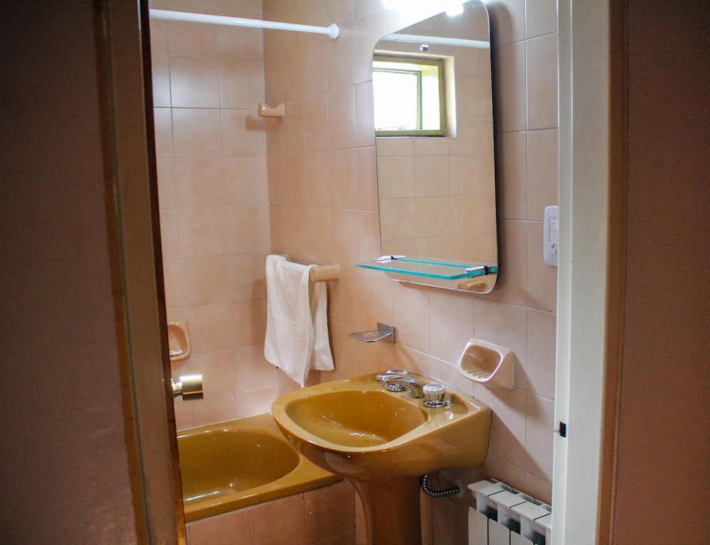 Basic Quadruple Room photo 2
